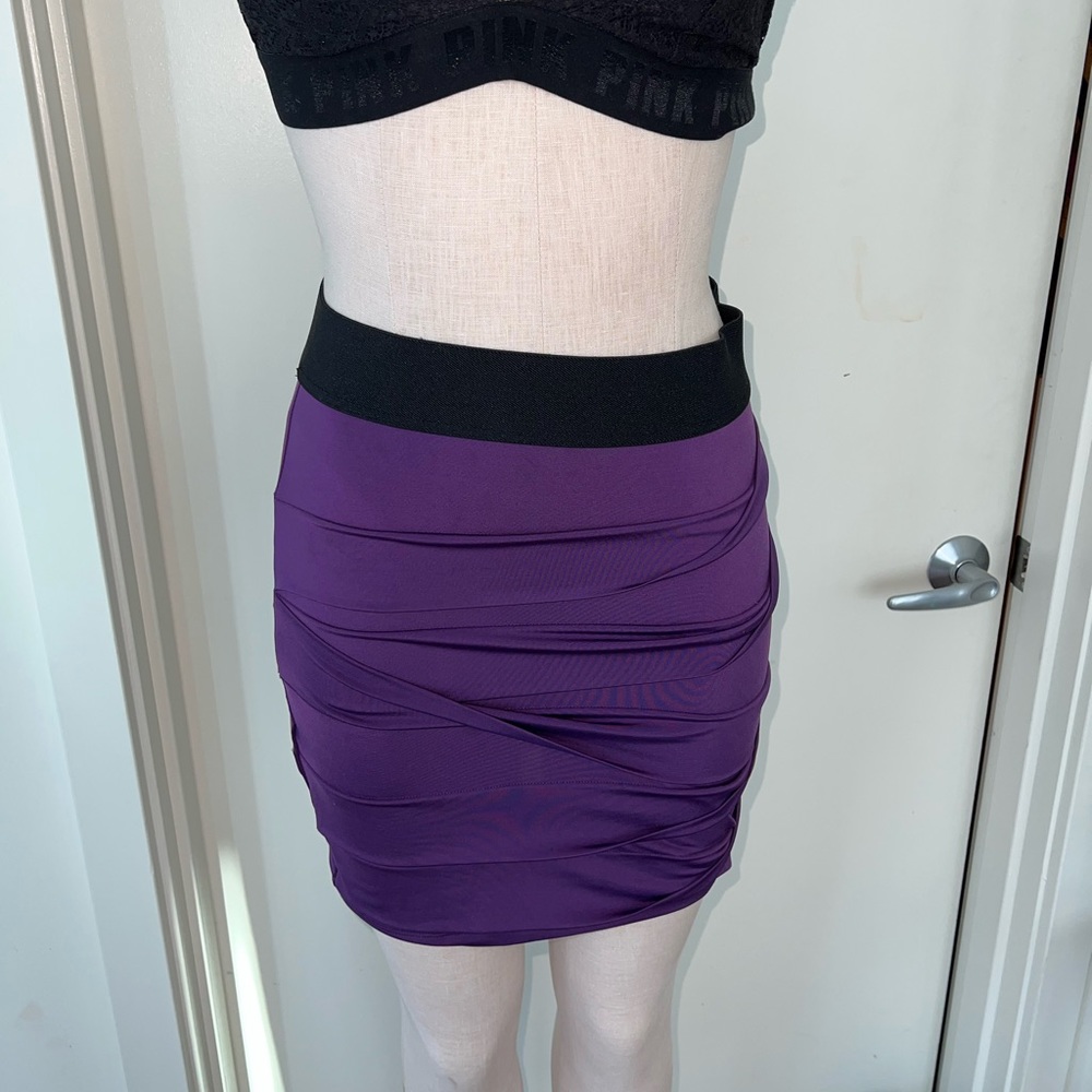 BCBGeneration Ruched Skirt - Picture 2 of 8